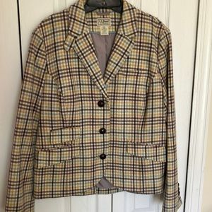 LL Bean Plaid 78% Wool Three Button Waist Length Blazer w Slimming Design